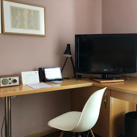 קאסל Hotel Gude מראה חיצוני תמונה