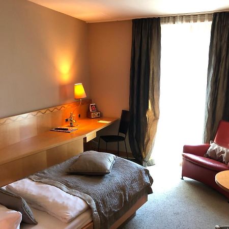 קאסל Hotel Gude מראה חיצוני תמונה