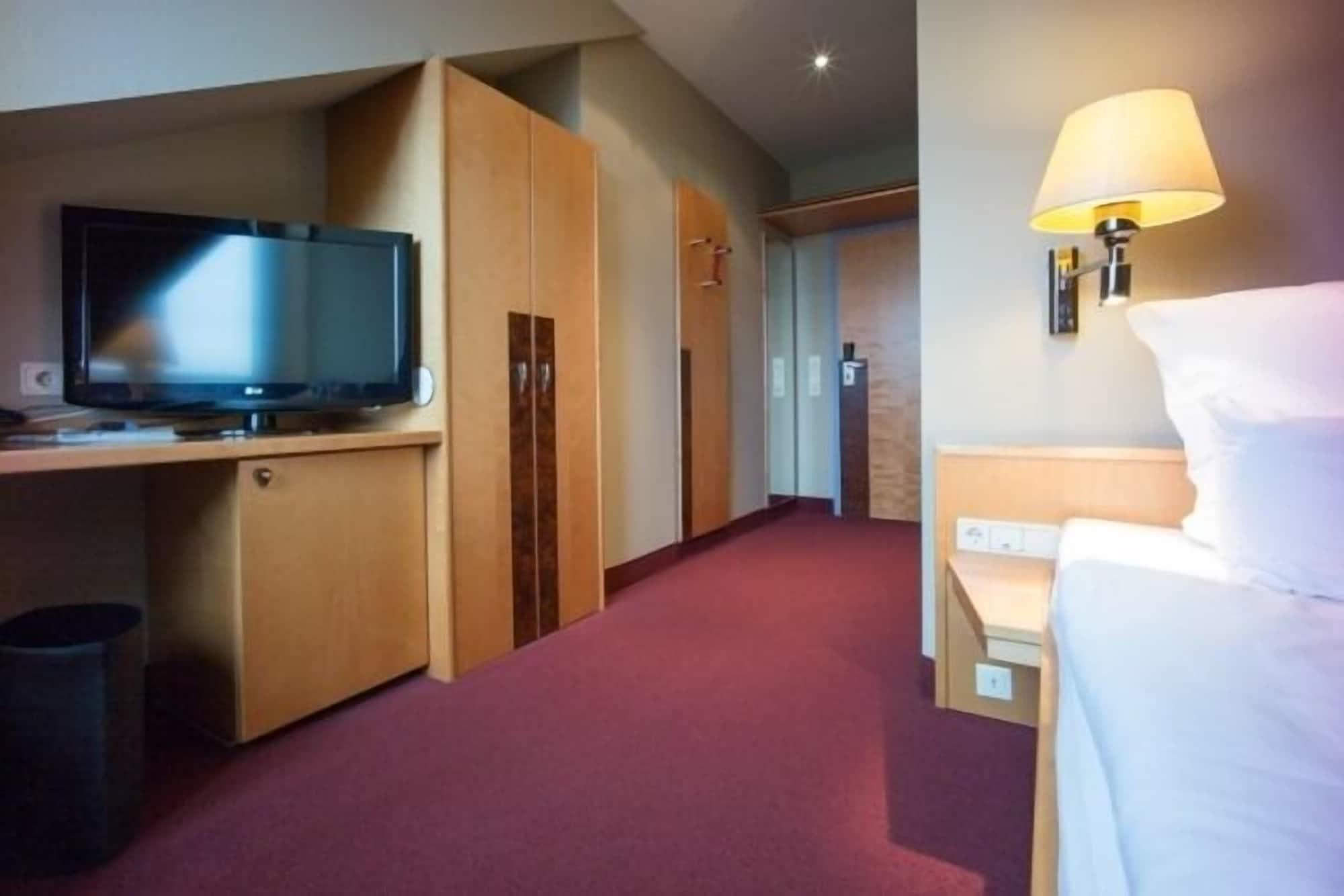 קאסל Hotel Gude מראה חיצוני תמונה