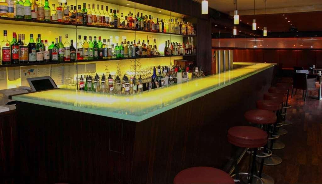 קאסל Hotel Gude מסעדה תמונה