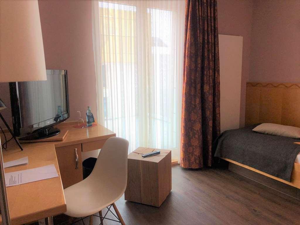 קאסל Hotel Gude חדר תמונה