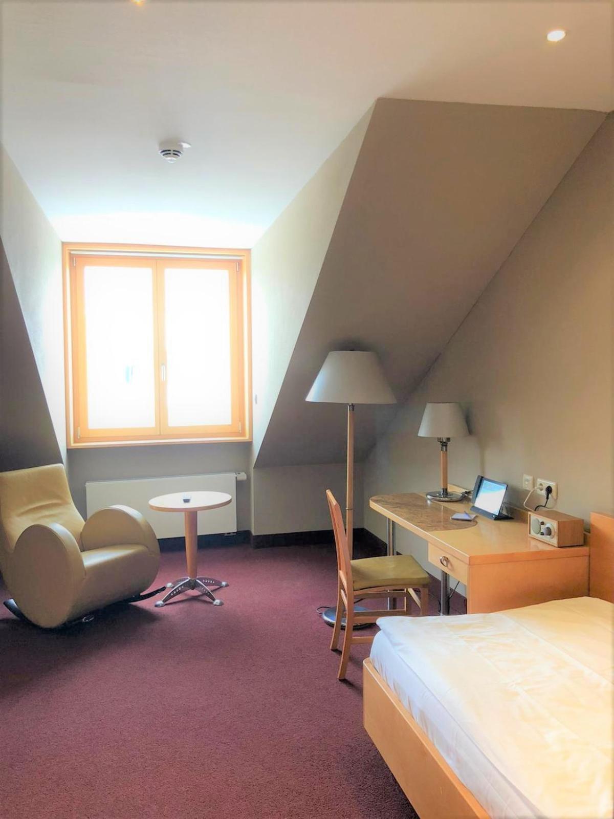 קאסל Hotel Gude מראה חיצוני תמונה