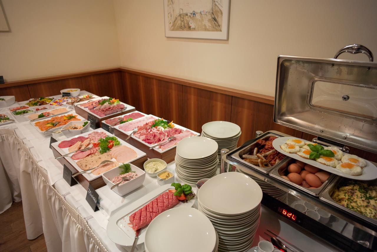קאסל Hotel Gude מראה חיצוני תמונה